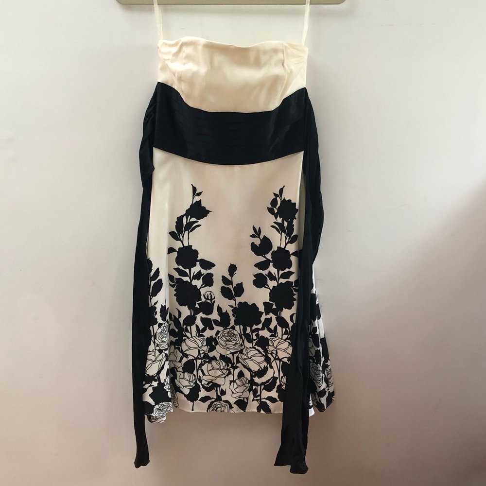 White House black market cocktail dress